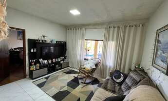 Imagem 6: SOBRADO À VENDA COM 6 DORMITÓRIOS, SENDO 1 SUÍTE, 400m², R$1.200.000,00, BAIRRO CENTRO, B