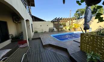 Imagem 3: SOBRADO À VENDA COM 6 DORMITÓRIOS, SENDO 1 SUÍTE, 400m², R$1.200.000,00, BAIRRO CENTRO, B