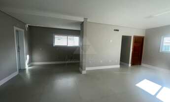 Imagem 2: SOBRADO À VENDA COM 3 DORMITÓRIOS, SENDO 3 SUÍTES, 214m², R$1.800.000,00, BAIRRO CENTRO