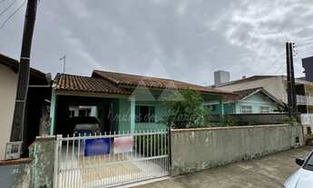 Imagem: CASA À VENDA COM 3 DORMITÓRIOS, SENDO