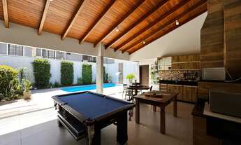 Imagem 4: SOBRADO À VENDA COM 4 DORMITÓRIOS, SENDO 2 SUÍTES, 300m², R$3.590.000,00, BAIRRO CENTRO