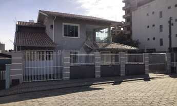 Imagem 2: SOBRADO À VENDA COM 6 DORMITÓRIOS, SENDO 1 SUÍTE, 280m², R$ 1.450.000,00, BAIRRO ITAJUBA