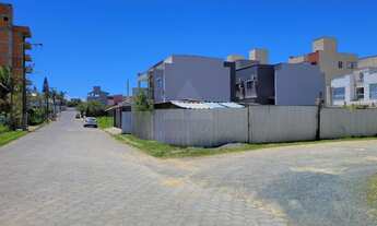 Imagem: TERRENO DE ESQUINA À 230 METROS DA PRAIA