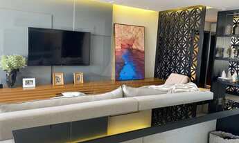 Imagem 6: APARTAMENTO À VENDA COM 3 DORMITÓRIOS, SENDO 3 SUÍTES, 140m², R$2.750.000,00, BAIRRO CENT