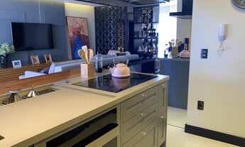 Imagem 7: APARTAMENTO À VENDA COM 3 DORMITÓRIOS, SENDO 3 SUÍTES, 140m², R$2.750.000,00, BAIRRO CENT