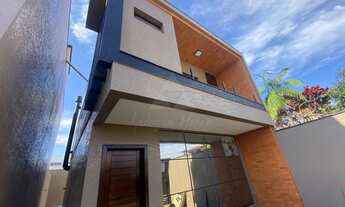 Imagem 3: SOBRADO À VENDA COM 3 DORMITÓRIOS, SENDO 1 SUÍTE, 131m², R$1.250.000,00 - BAIRRO CENTRO