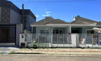 Imagem: CASA À VENDA COM 3 DORMITÓRIOS, SENDO