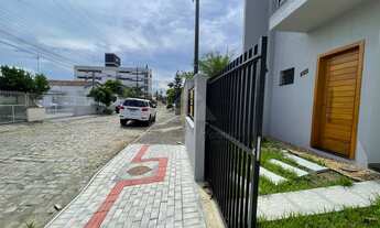 Imagem 3: SOBRADO À VENDA COM 3 DORMITÓRIOS, SENDO 1 SUÍTE, 105 m², R$ 720.000,00, CENTRO, BALNEÁRI