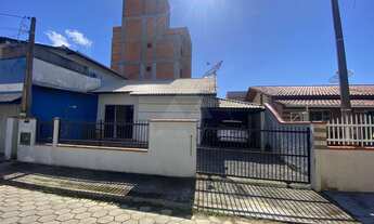 Imagem: CASA À VENDA COM 2 DORMITÓRIOS, 75m²