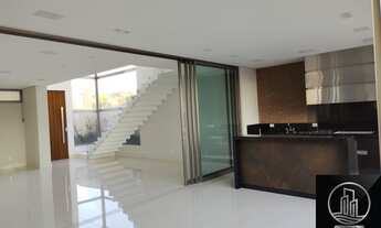 Imagem: Sobrado de Alto Padrão Condomínio Alphaville