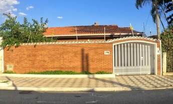 Imagem: Casa com 4 dormitórios (sendo 1 suíte)