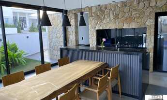 Imagem 3: PORTEIRA FECHADA Sobrado com 3 dormitórios à venda, 281 m² por R$ 2.140.000 - Condomínio C