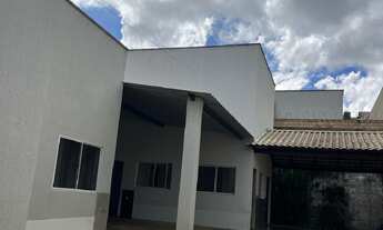 Imagem 3: Vendo Belo Imóvel comercial com móveis planejados no escritório