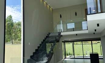 Imagem: Belo Sobrado para Comprar no Terras Alpha