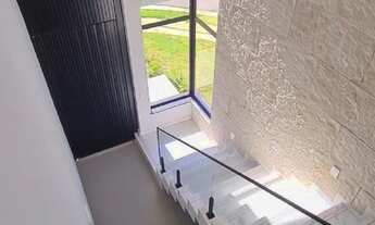 Imagem 2: Vendo Casa Espaçosa no Jardins Bolonha - 225m² de Conforto e Sofisticação!