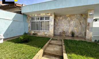 Imagem: CASA COM EDICULA E 2 DORMITORIOS NO BAIRRO