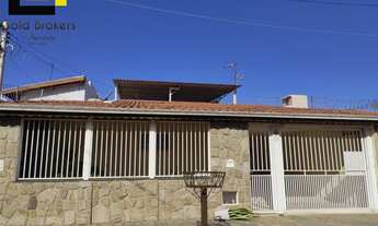 Imagem: CASA DE 196M² COM 3 DORMITÓRIOS SENDO