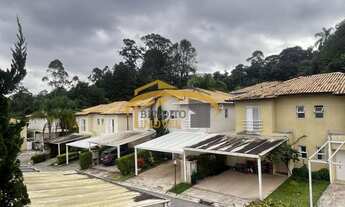 Imagem 2: Sobrado à venda em Cotia, condomínio fechado, acima do padrão, com 3 dormitórios, sendo 1