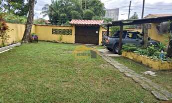 Imagem 2: Casa para venda, Itanhaém, com 3 dormitórios, quintal amplo com 6 vagas de garagens. Estud