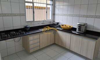 Imagem 7: Casa térrea a venda com 3 dormitórios, 1 suíte, varanda gourmet e 4 vagas de garagem, no J