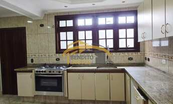 Imagem 2: Casa de Alto Padrão com Piscina e 4 Suítes no Condomínio Adalgisa - Osasco