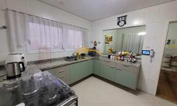 Imagem 5: Casa com 3 suítes, sótão e piscina ? Condomínio Cotia