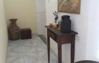 Imagem 2: Casa assobradada, no KM 18, Osasco, com 3 dormitórios, sendo 1 suíte, quintal, garagem par