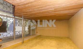 Imagem 3: Casa de 4 quartos 3 suítes e 4 vagas à venda no bairro Auxiliadora em Porto Alegre