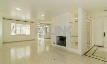 Imagem 4: Casa com 4 quartos sendo 1 suíte e 3 vagas de garagem à venda no bairro Menino Deus em Por