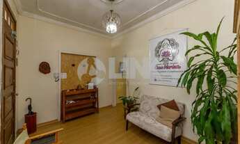 Imagem 2: Casa com 3 quartos e 2 vagas de garagem à venda no bairro Petrópolis em Porto Alegre