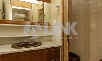 Imagem 7: Casa de 4 quartos 3 suítes e 4 vagas à venda no bairro Auxiliadora em Porto Alegre