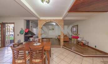 Imagem 2: Casa de 3 quartos com 4 vagas à venda no bairro Auxiliadora em Porto Alegre