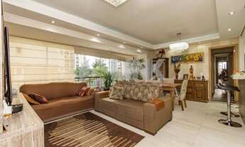 Imagem 2: Apartamento semimobiliado com 3 quartos à venda no bairro Passo da Areia em Porto Alegre