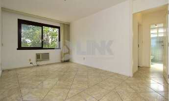 Imagem 2: Apartamento com 2 quartos e 2 vagas à venda no bairro Santa Cecília em Porto Alegre