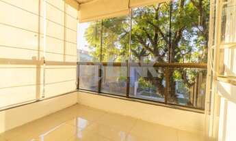 Imagem 2: Apartamento de 2 quartos com 2 vagas à venda no bairro Vila Ipiranga em Porto Alegre