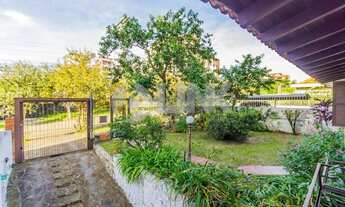 Imagem 2: Casa de 4 quartos com 5 vagas à venda no bairro Tristeza em Porto Alegre