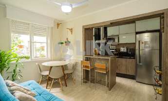 Imagem 1: Apartamento mobiliado de 2 quartos com 1 vaga à venda no bairro Cavalhada em Porto Alegre