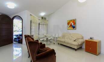 Imagem: Casa de 3 quartos com 4 vagas de garagem