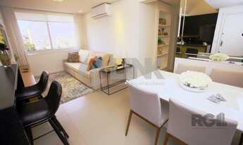 Imagem 1: Apartamento mobiliado de 2 quartos com 2 vagas à venda no bairro Menino Deus em Porto Aleg