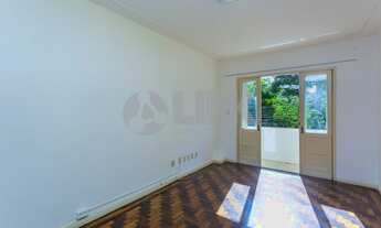 Imagem 2: Apartamento 3 dormitórios à venda no bairro Santana em Porto Alegre em frente à Praça Júli