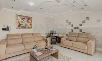 Imagem 3: Imóvel Exclusivo: Casa de 3 Quartos com 3 Suítes e 8 Vagas no Partenon, Porto Alegre-RS!