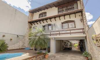 Imagem 7: Imóvel Exclusivo: Casa de 3 Quartos com 3 Suítes e 8 Vagas no Partenon, Porto Alegre-RS!