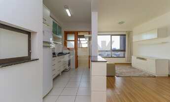 Imagem 2: Apartamento de 2 quartos com 1 vaga à venda no bairro Petrópolis em Porto Alegre: charme e