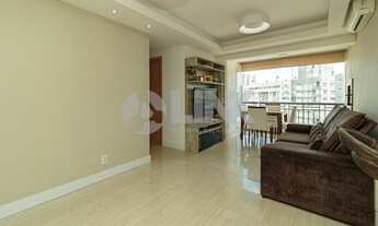 Imagem 2: Apartamento de 2 quartos com 1 vaga à venda no bairro Passo da Areia em Porto Alegre