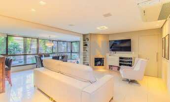 Imagem 2: Apartamento de 3 quartos com 2 vagas à venda no bairro Rio Branco em Porto Alegre