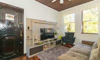 Imagem 1: Apartamento de 2 quartos com 2 vagas à venda no bairro Passo da Areia em Porto Alegre