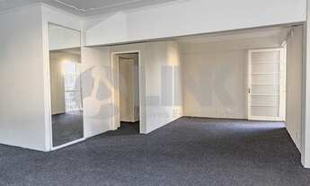 Imagem 4: Apartamento semi mobiliado desocupado 3 dormitórios transformados em 2 à venda no bairro C