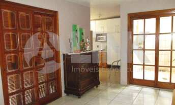 Imagem 2: Casa com 2 dormitórios e 3 vagas à venda no bairro Cristo Redentor em Porto Alegre