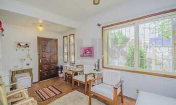 Imagem 2: Casa 3 dormitórios com 4 vagas à venda no bairro Cristo Redentor em Porto Alegre próxima d