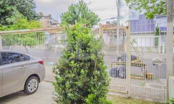 Imagem 5: Casa 3 dormitórios com 4 vagas à venda no bairro Cristo Redentor em Porto Alegre próxima d